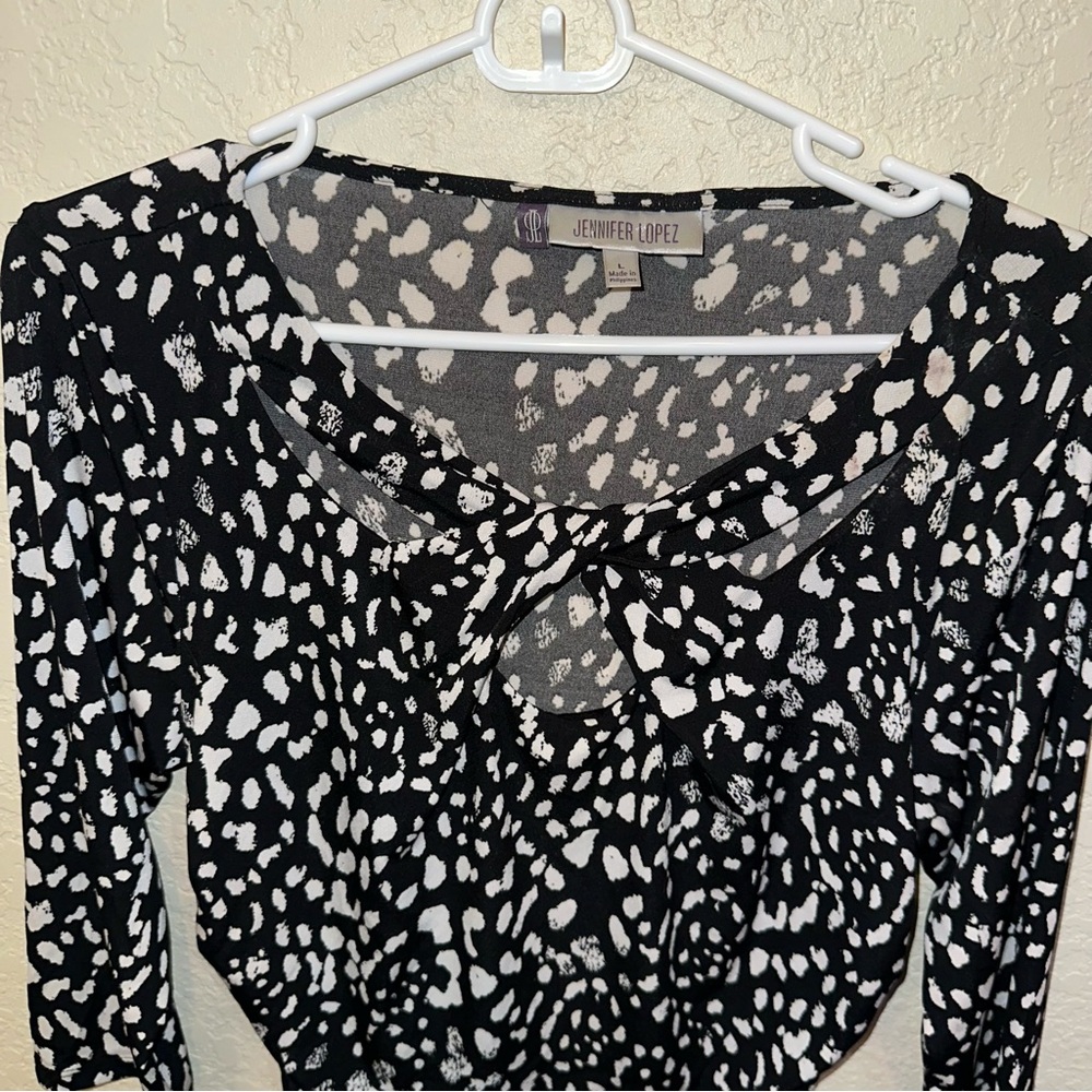 Jennifer Lopez Large Black & White Cross Neck Ruched Knit Business Casual Blouse - Picture 4 of 6